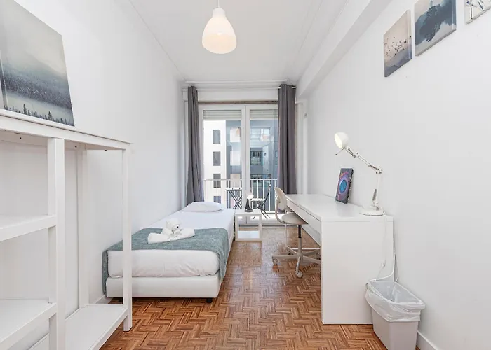 Houze Spacious Near Marques De Pombal リスボン